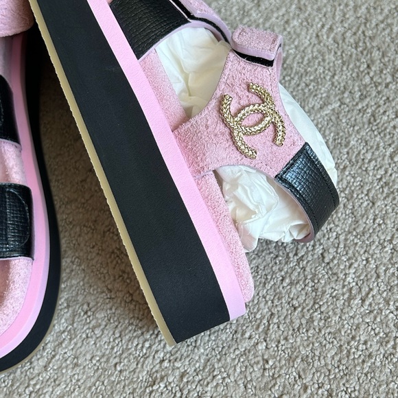 Chanel suede calfskin pink logo sandals NWT - Picture 8 of 11